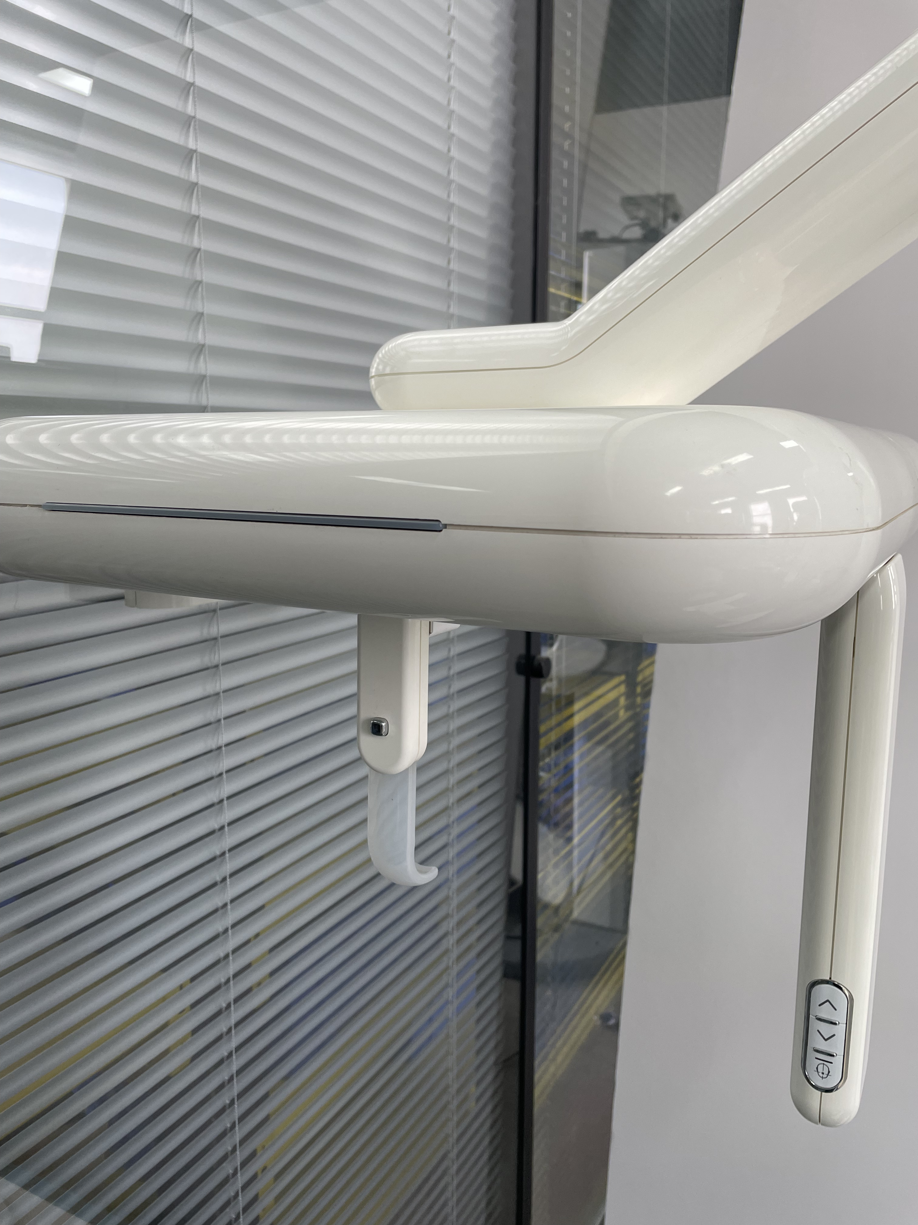 Genoray PAPAYA Plus rotating yoke and cephalometric arm intersection detail