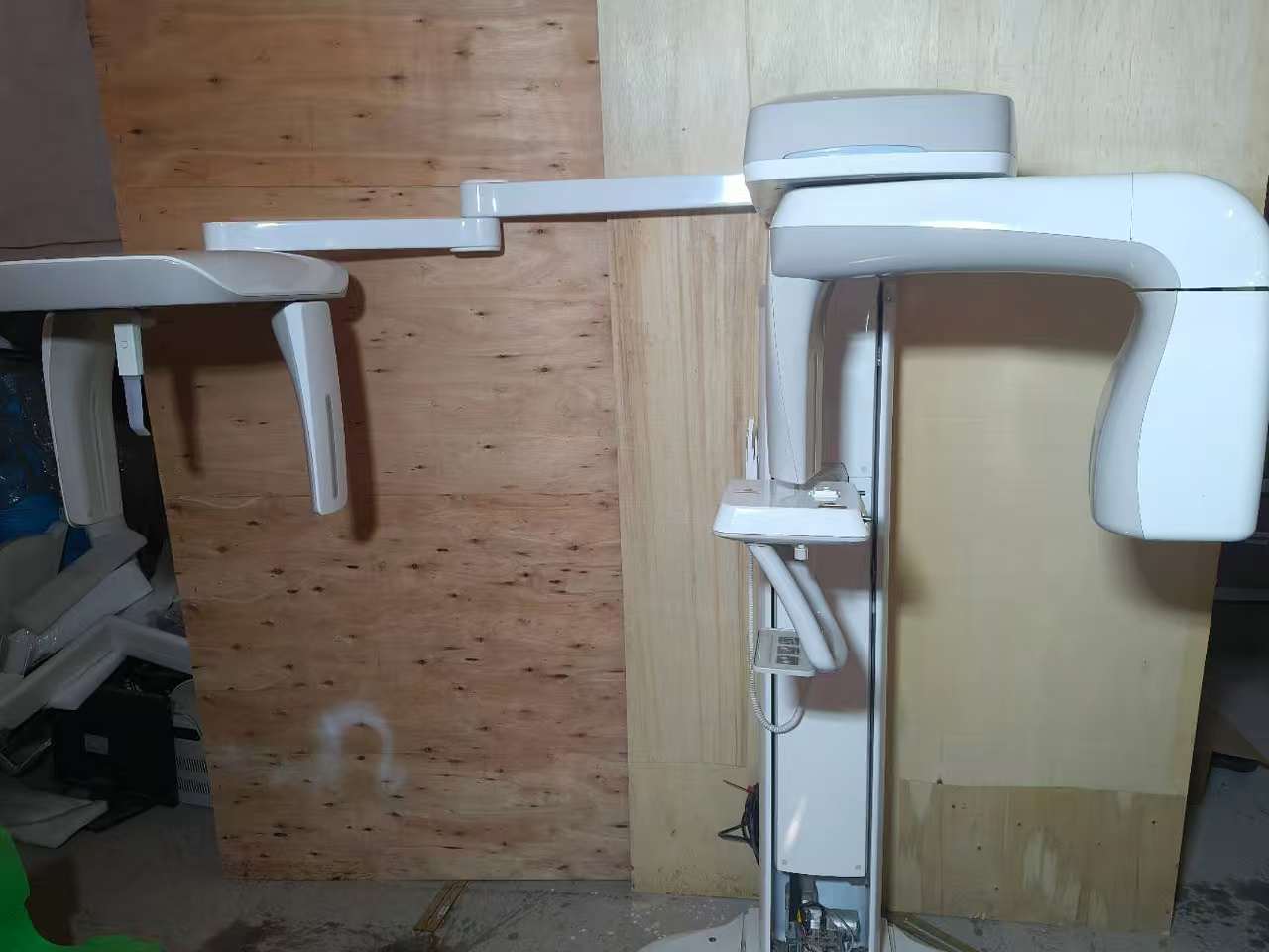 Vatech PAX-400C dual arm configuration showing both panoramic rotating arm and cephalometric arm