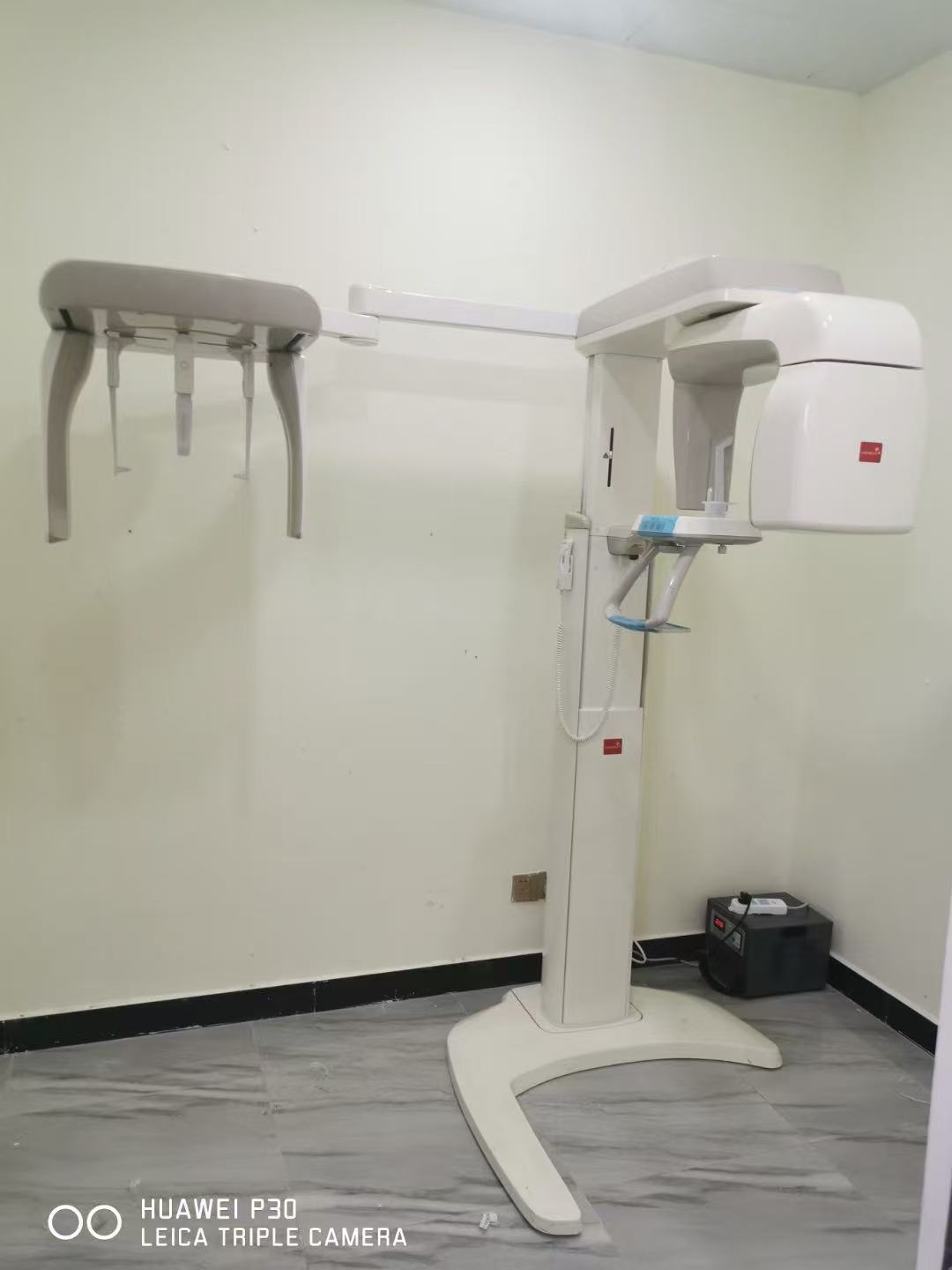 Vatech PAX-400C installed and operational in a dental clinic room